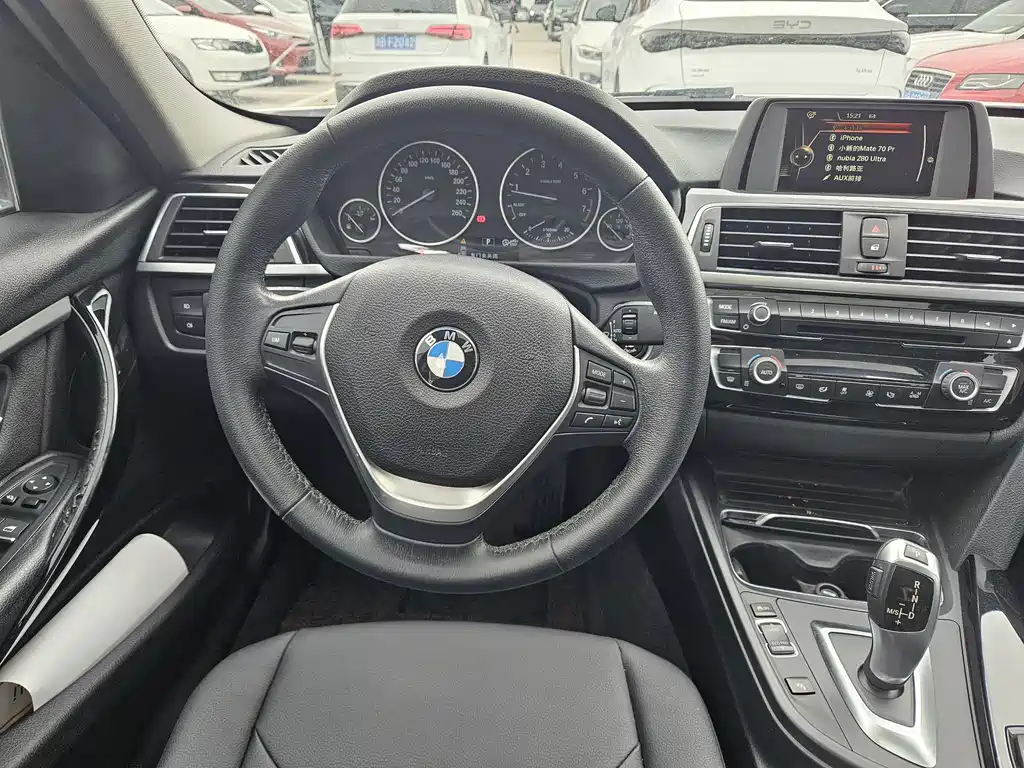 BMW 3 Series 2015 — фото 11