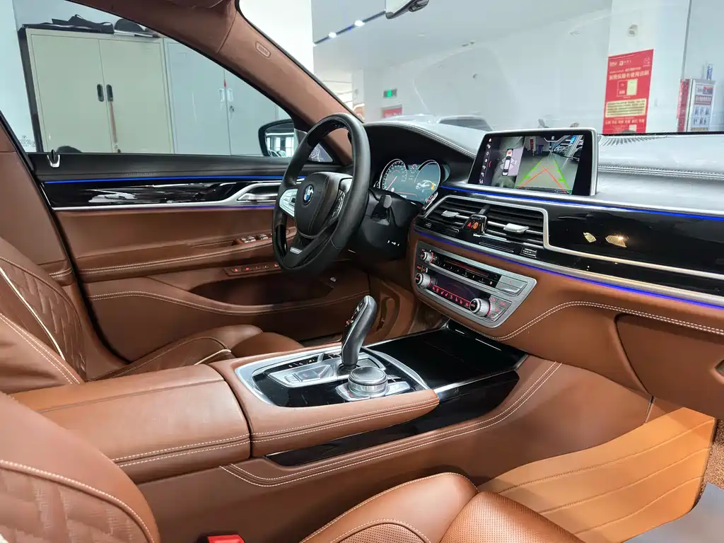 BMW 7 Series 2020 — фото 17