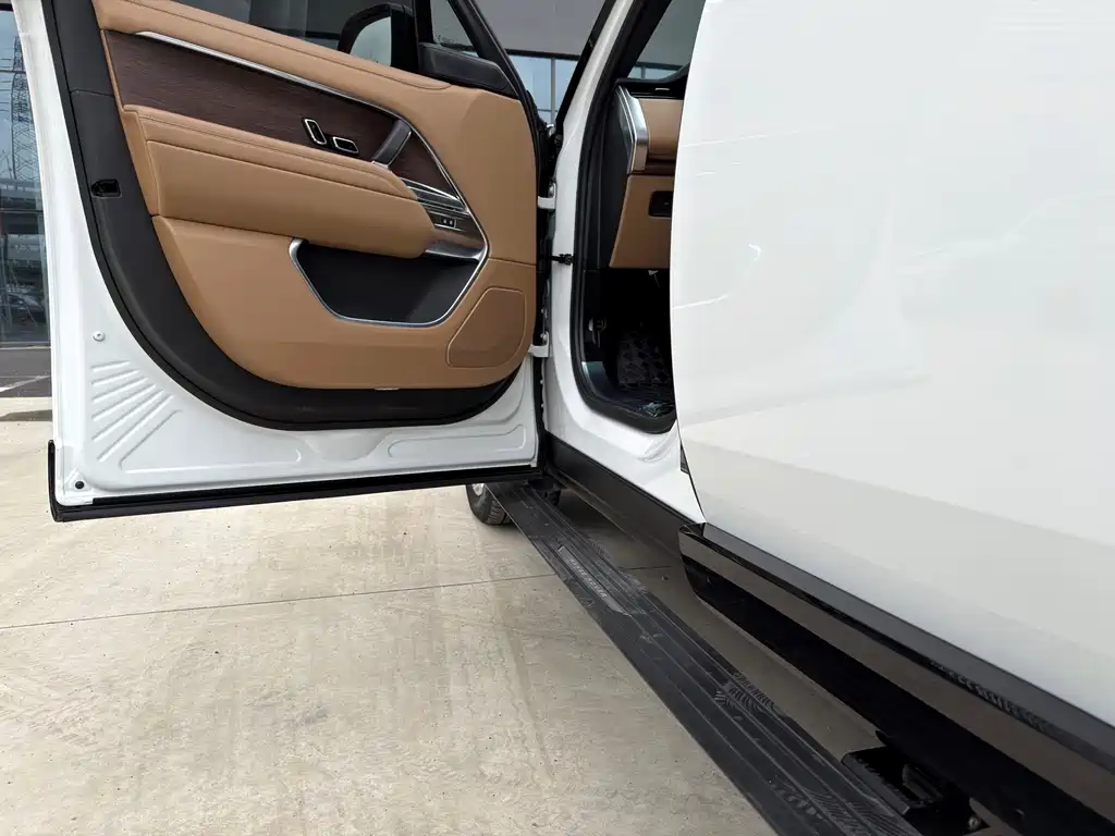 Land Rover Range Rover 2023 — фото 18