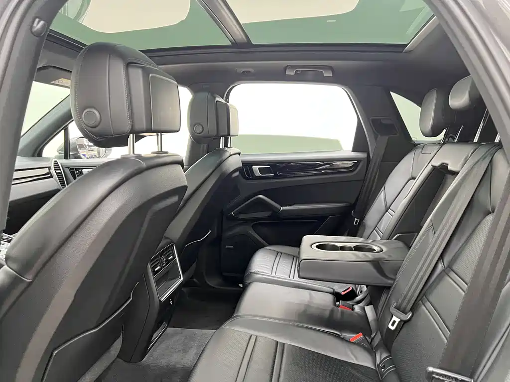 Porsche Cayenne 2020 — фото 17