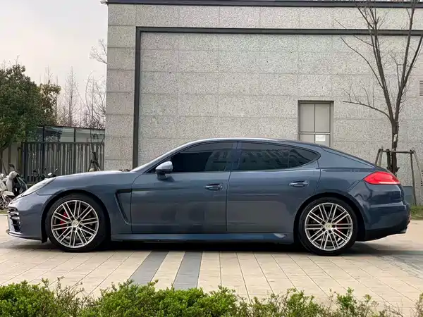Porsche Panamera 2012