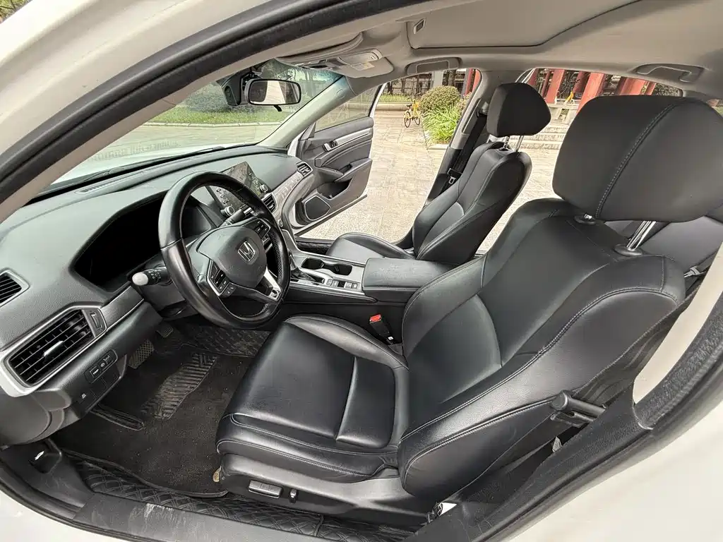 Honda Accord 2019 — фото 12