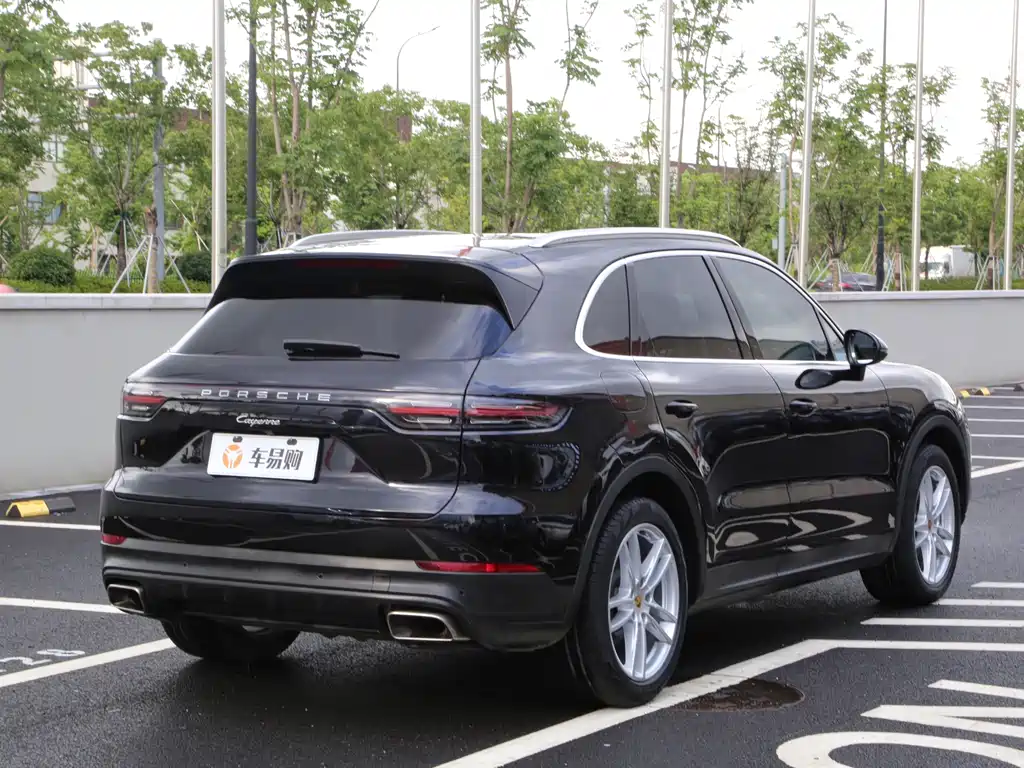Porsche Cayenne 2019 — фото 24