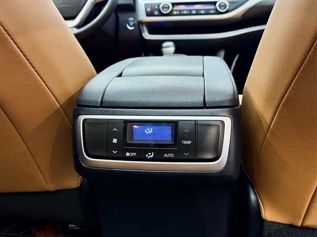 Toyota Highlander 2020 — фото 18