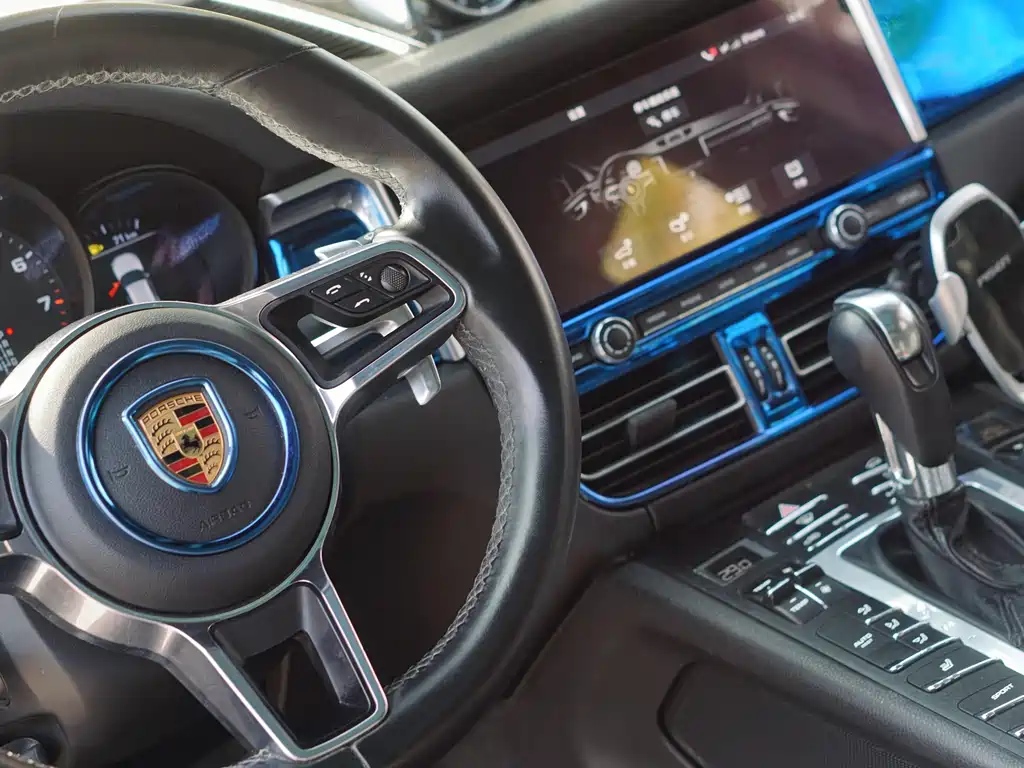 Porsche Macan 2019 — фото 10