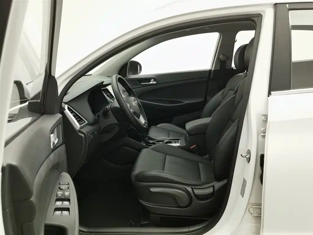 Hyundai Tucson 2016 — фото 10