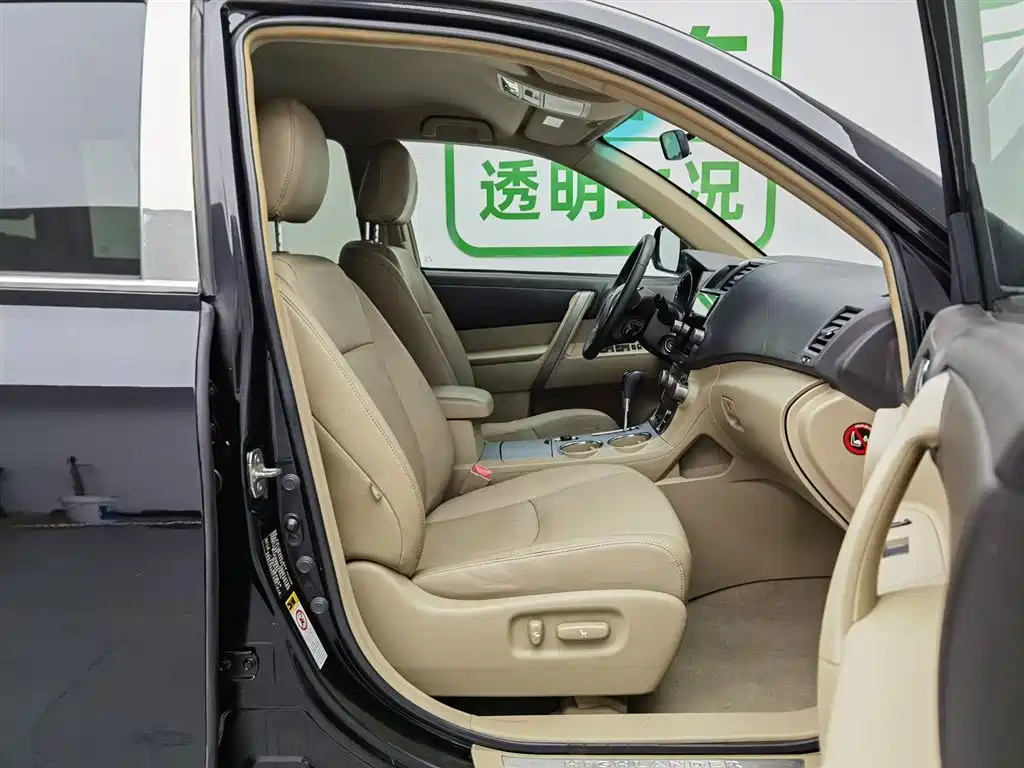 Toyota Highlander 2010 — фото 23