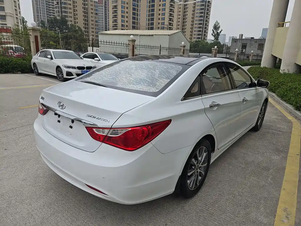 Hyundai Sonata 2013 — фото 3