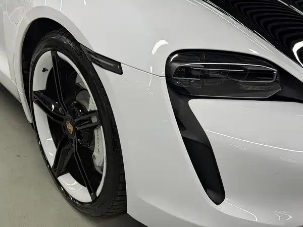 Porsche Taycan 2021