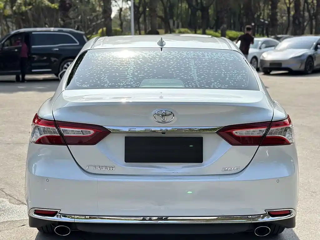 Toyota Camry 2023 — фото 8