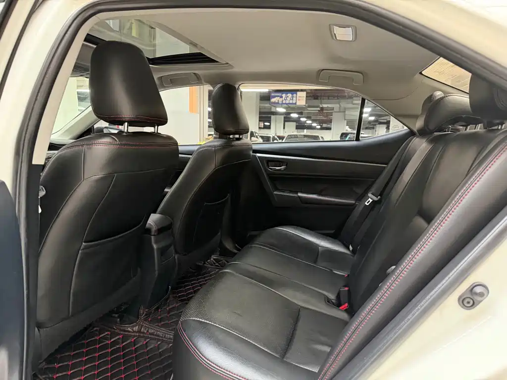 Toyota Corolla 2015 — фото 10