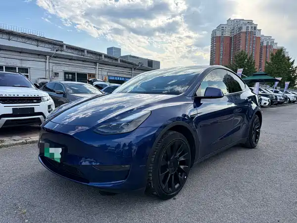 Tesla Model Y 2022