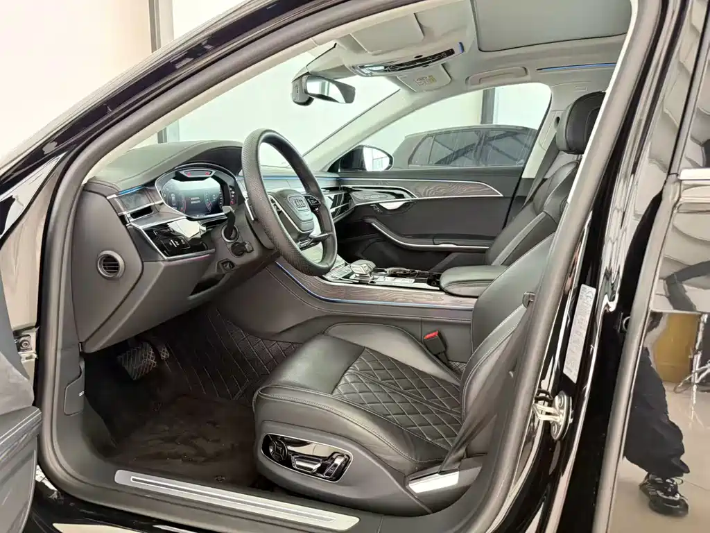 Audi A8 2024