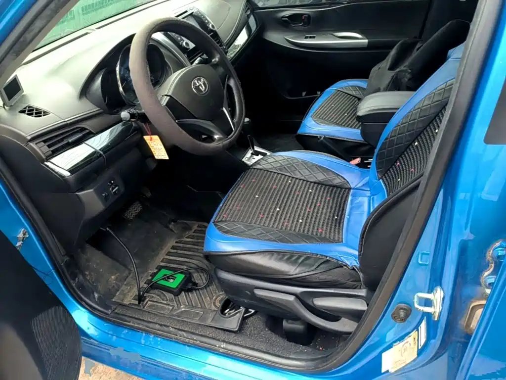 Toyota Yaris L 2014 — фото 15