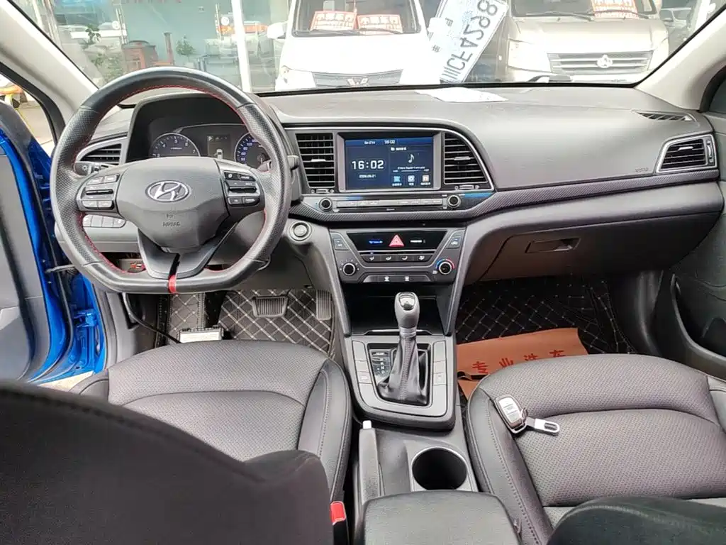 Hyundai Elantra 2019 — фото 10