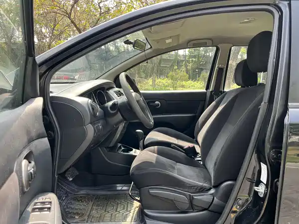 Nissan Livina 2013