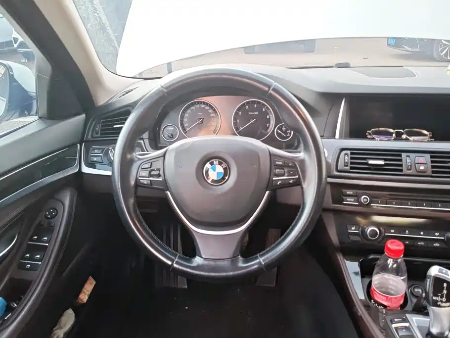 BMW 5 Series 2016 — фото 15