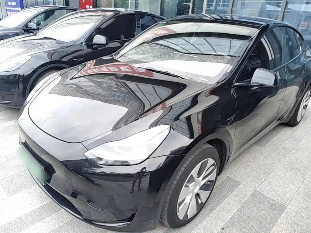 Tesla Model Y 2023 — фото 1