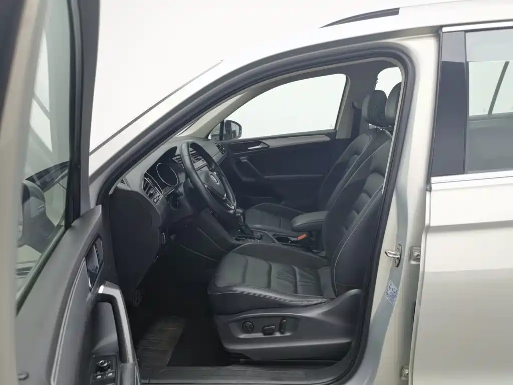 Volkswagen Tiguan L 2017 — фото 10