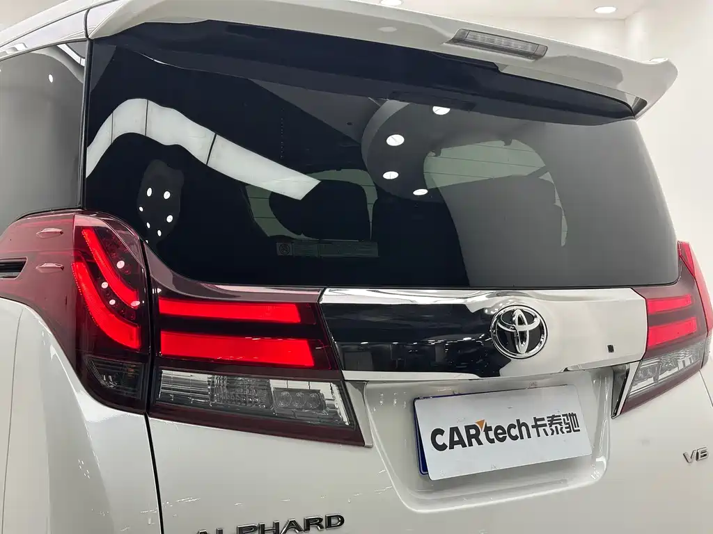 Toyota Alphard 2017 — фото 22