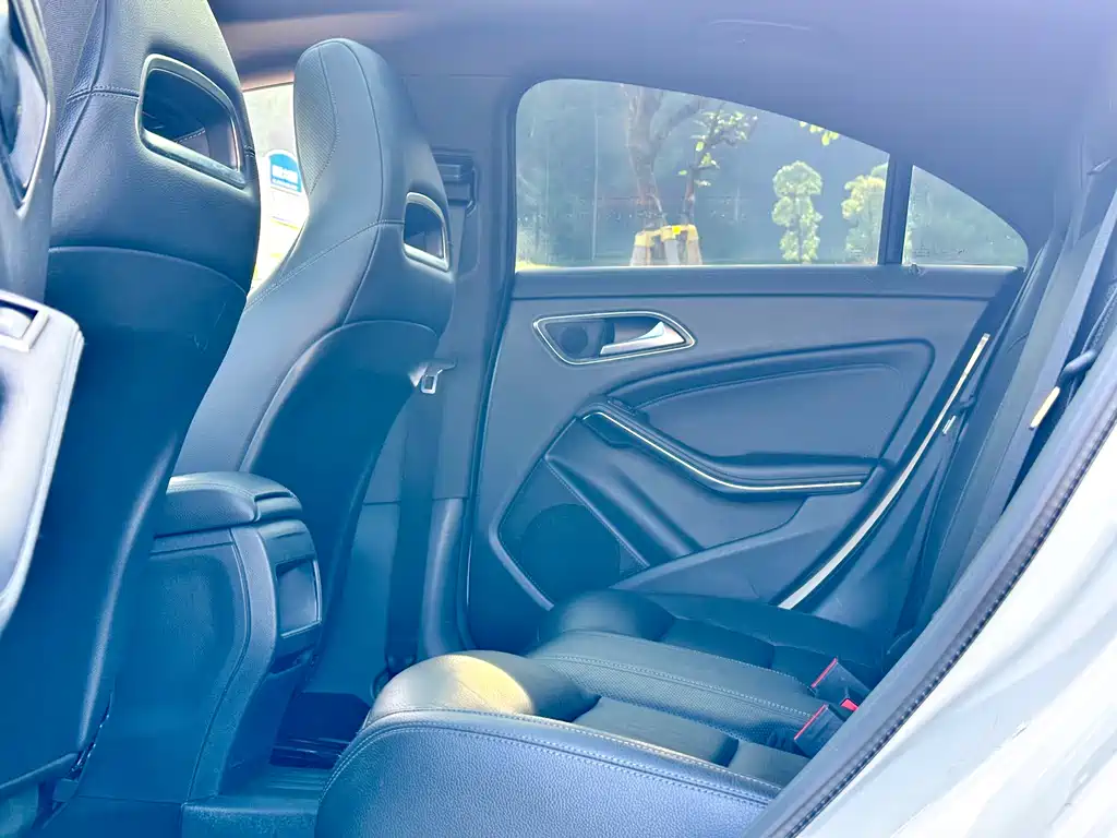 Mercedes-Benz CLA 2017 — фото 38