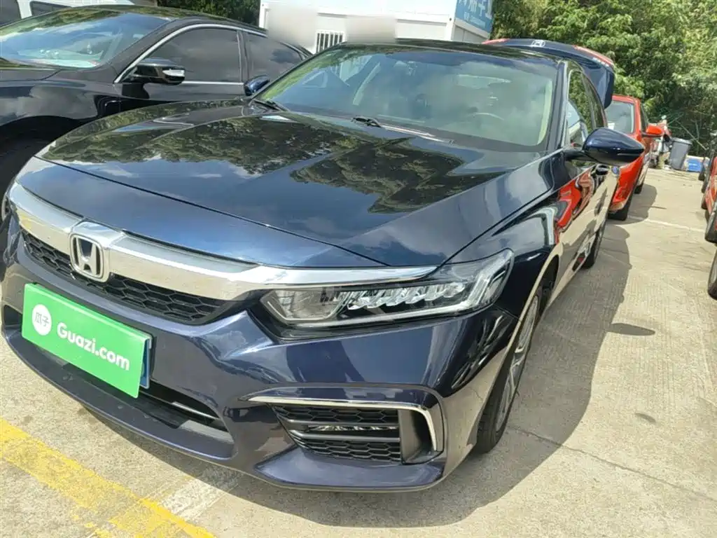 Honda Inspire 2019 — фото 1