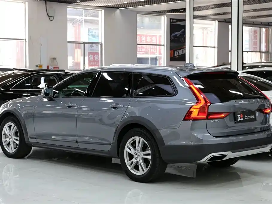 Volvo V90 2017 — фото 22