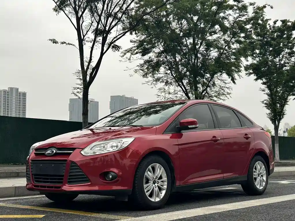 Ford Focus 2015 — фото 1