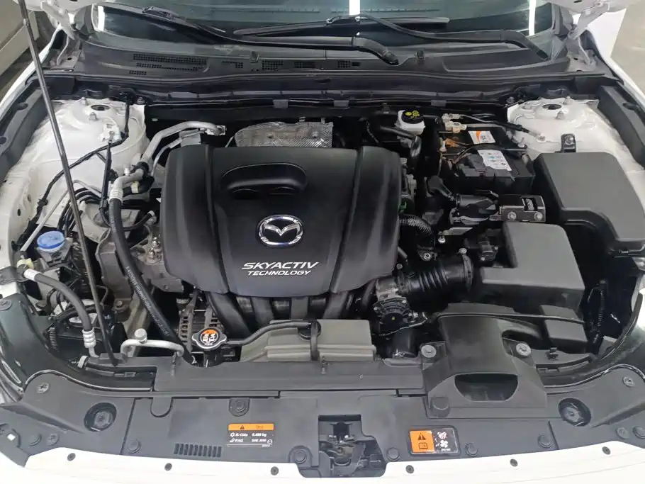Mazda 3 Axela 2017 — фото 10