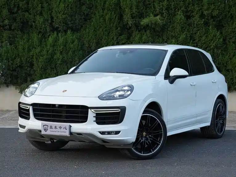 Porsche Cayenne 2016 — фото 1