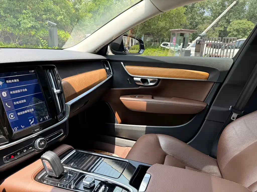 Volvo S90 PHEV 2019 — фото 9