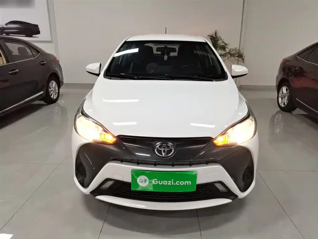 Toyota Yaris L 2021 — фото 3