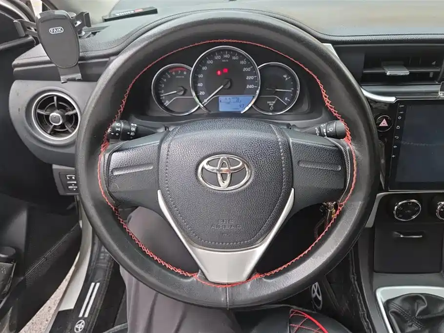 Toyota Corolla 2017 — фото 15