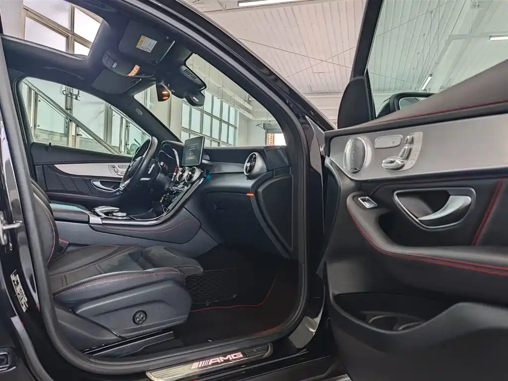 Mercedes-Benz GLC AMG 2018 — фото 26