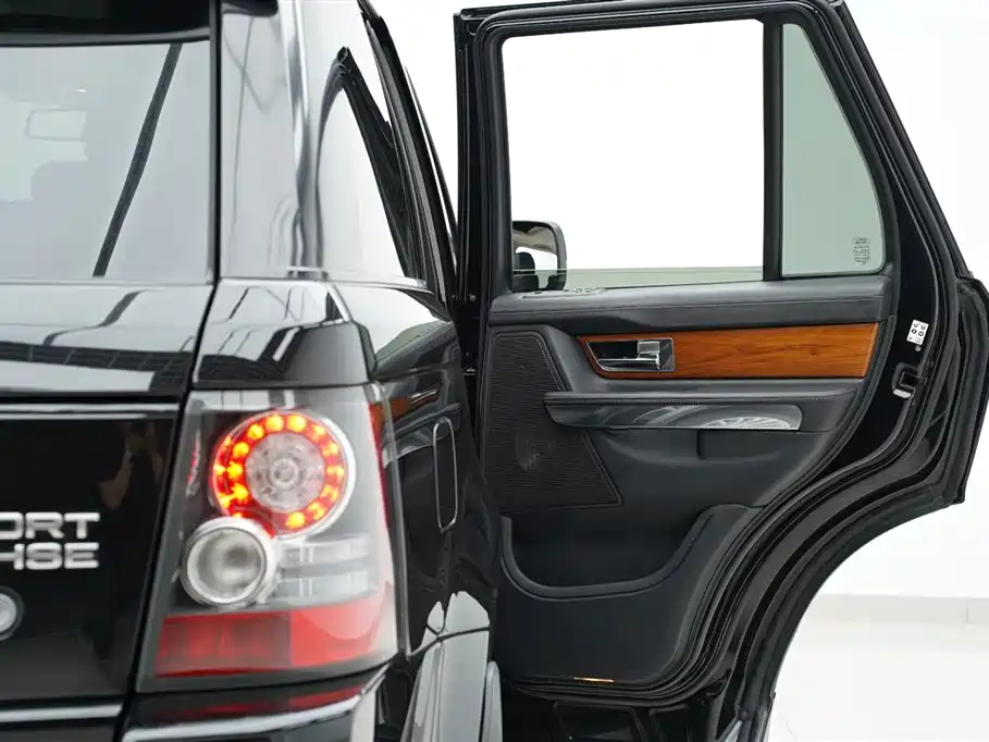 Land Rover Sport 2011 — фото 26