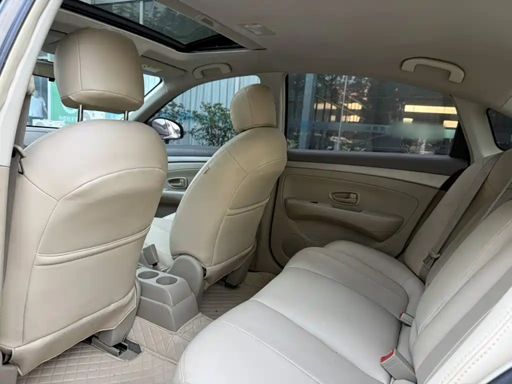 Nissan Sylphy 2018 — фото 14