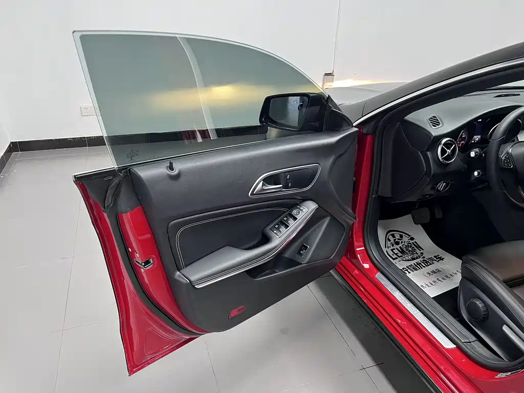 Mercedes-Benz CLA 2018 — фото 29