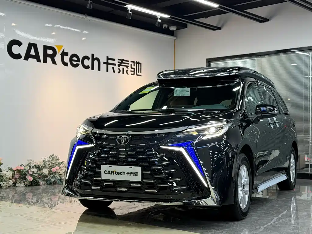 Toyota Granvia — фото 1