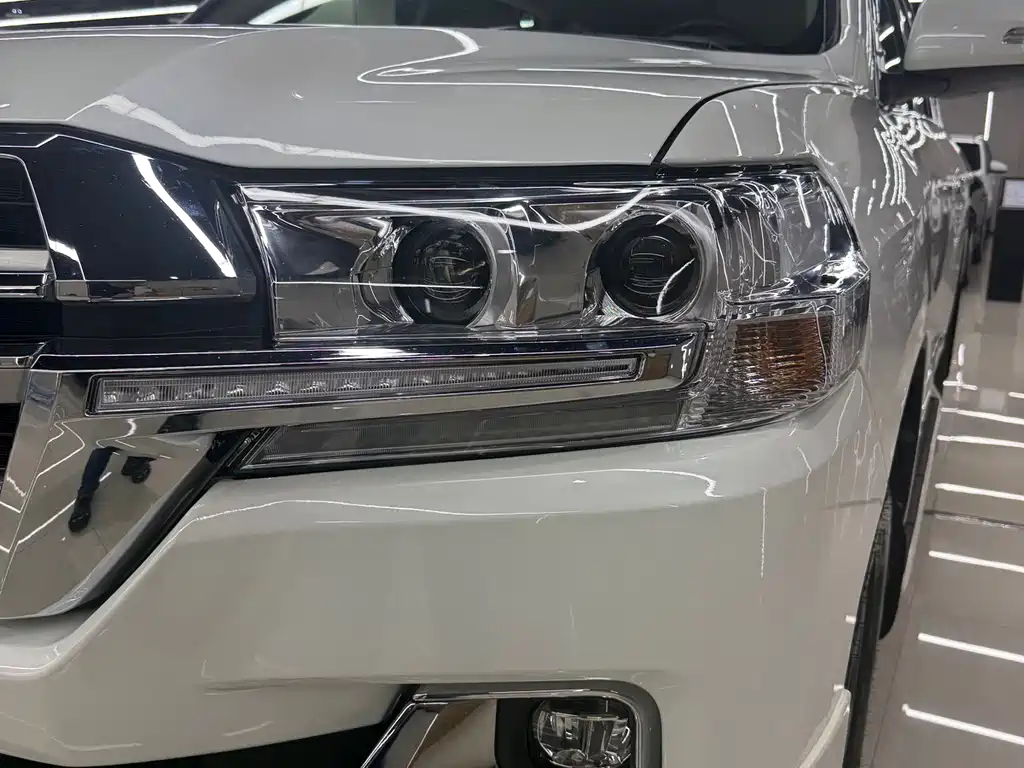 Toyota Land Cruiser 2015 — фото 9