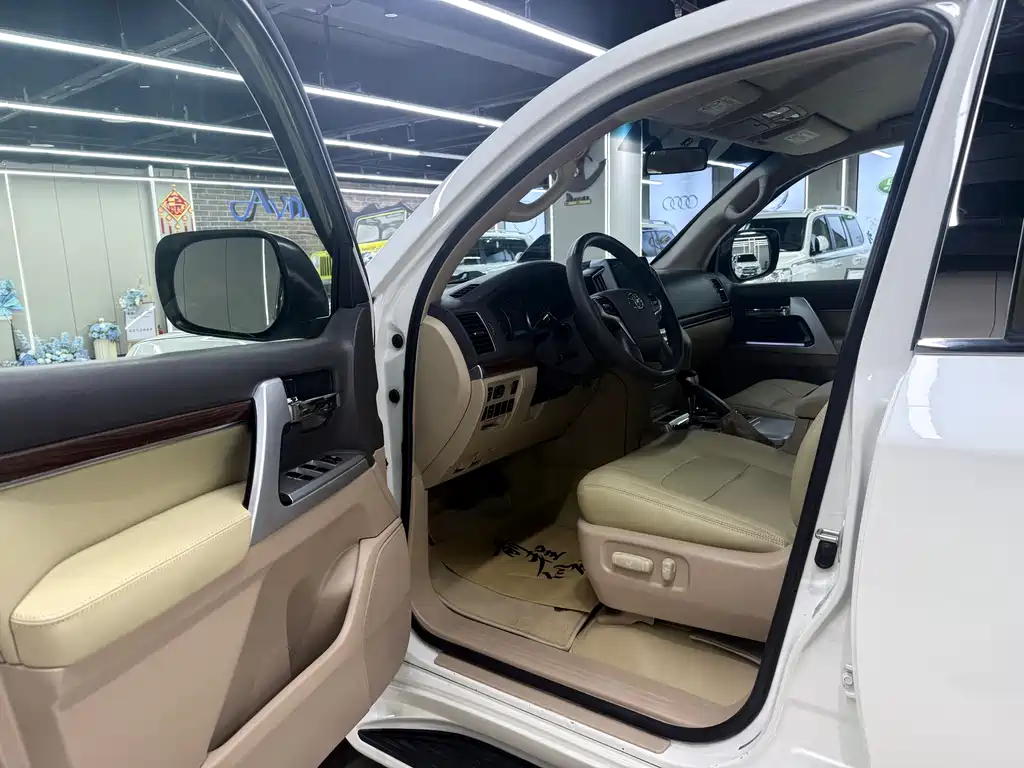 Toyota Land Cruiser 2015 — фото 11