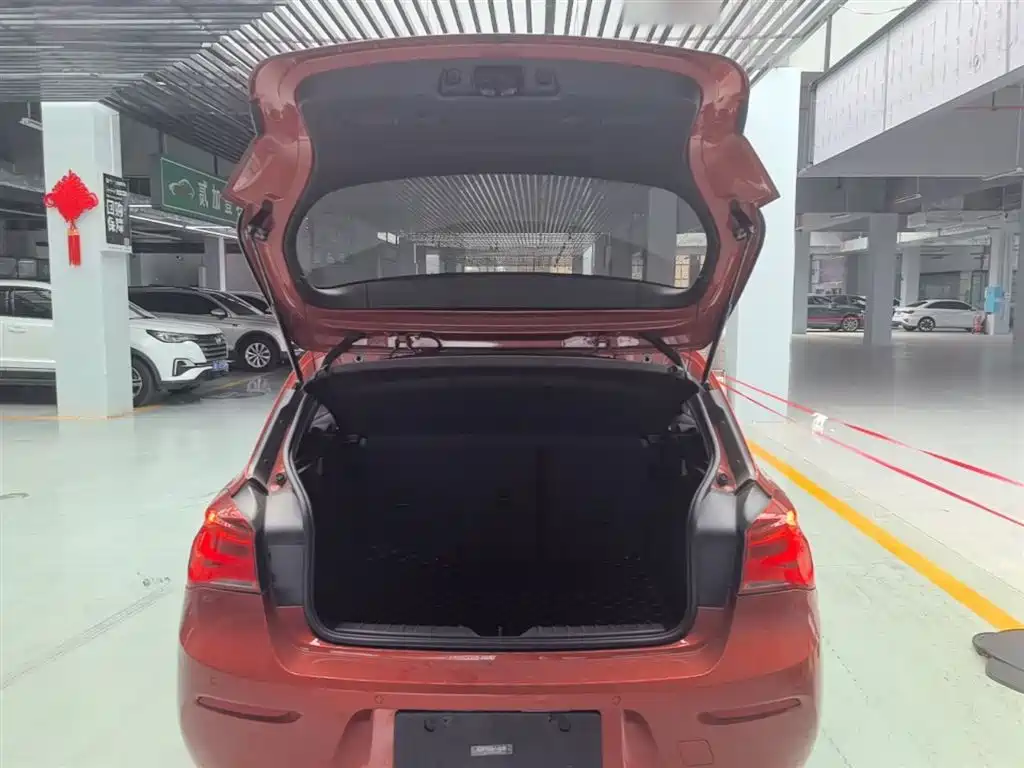 BMW 1 Series 2019 — фото 19