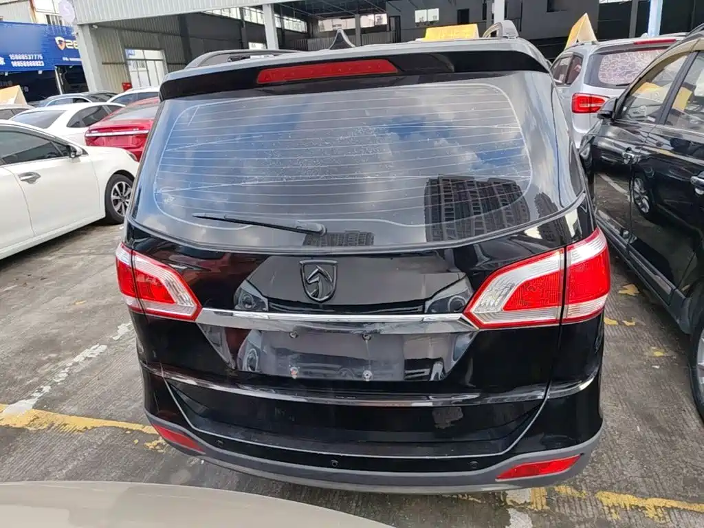 Baojun 730 2015