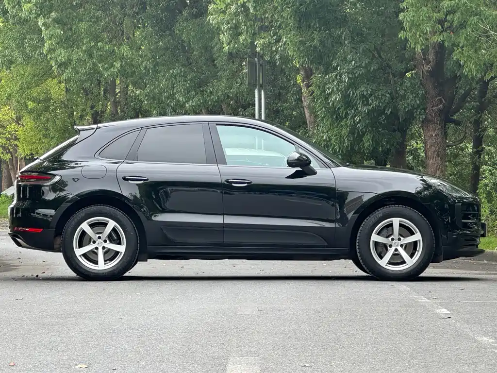 Porsche Macan 2021 — фото 2
