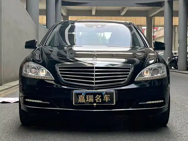 Mercedes-Benz S-Class 2010