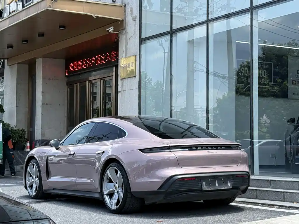 Porsche Taycan 2021 — фото 4