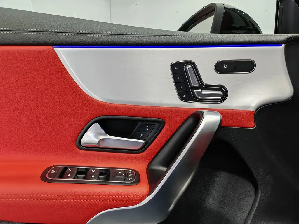 Mercedes-Benz A-Class AMG 2025 — фото 19