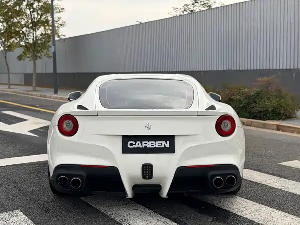 Ferrari F12berlinetta 2013