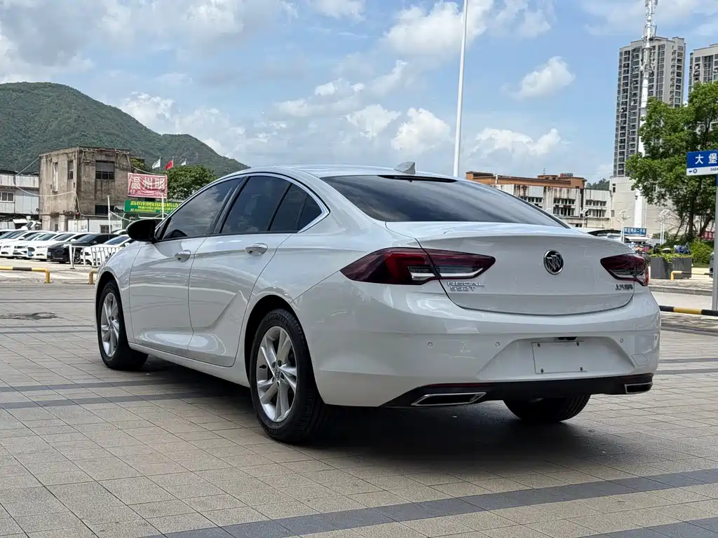 Buick Regal 2023 — фото 15