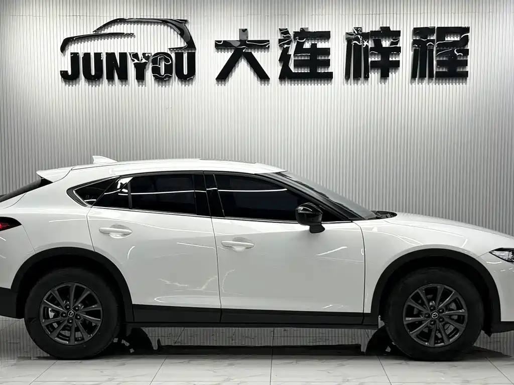 Mazda CX-4 2023 — фото 8
