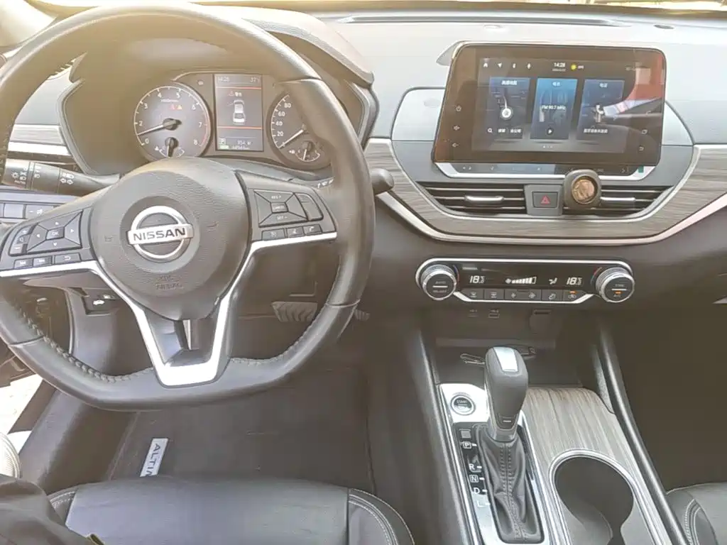 Nissan Teana 2023 — фото 10